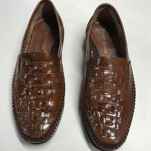 Excellent condition SOFT STAGS Size 9.5M Brown Woven Loafers